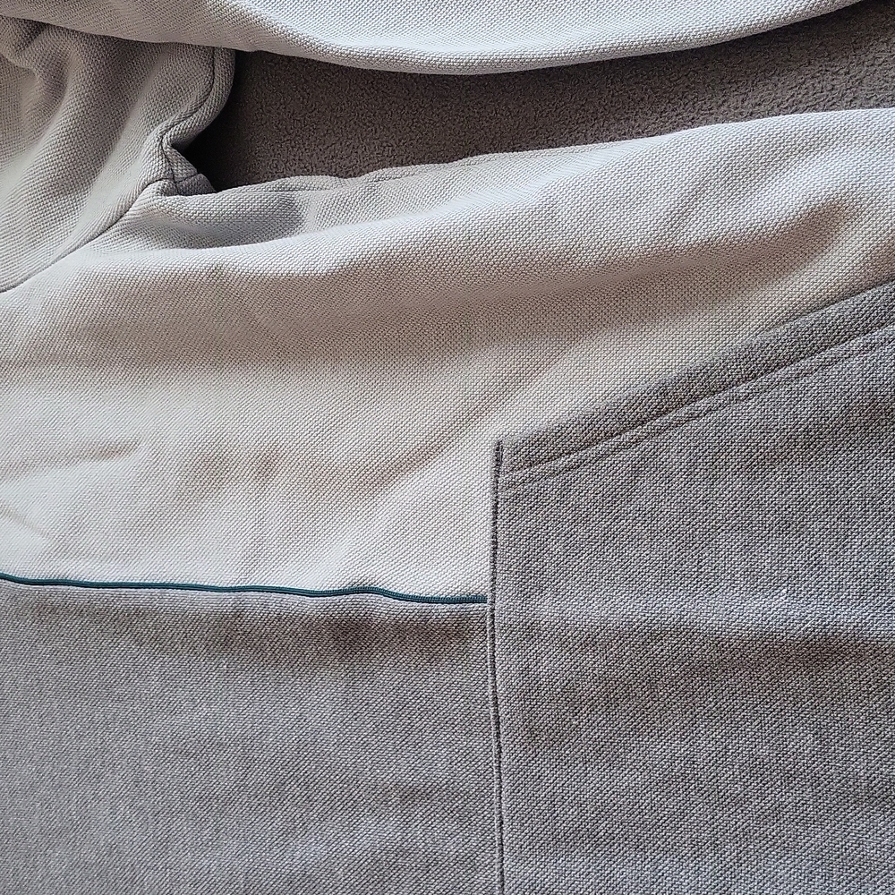 Nwt Under Armour sweatshirt - Picture 2 of 6